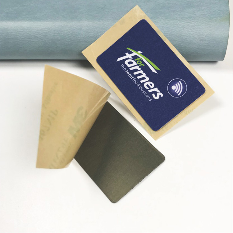 Flexible anti-metal tag