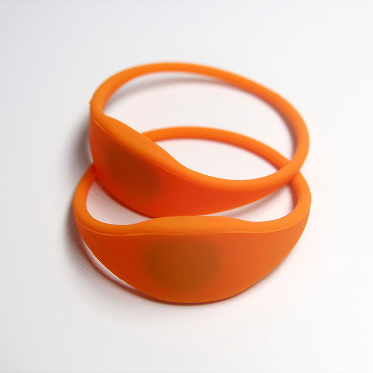 Silicone wristband