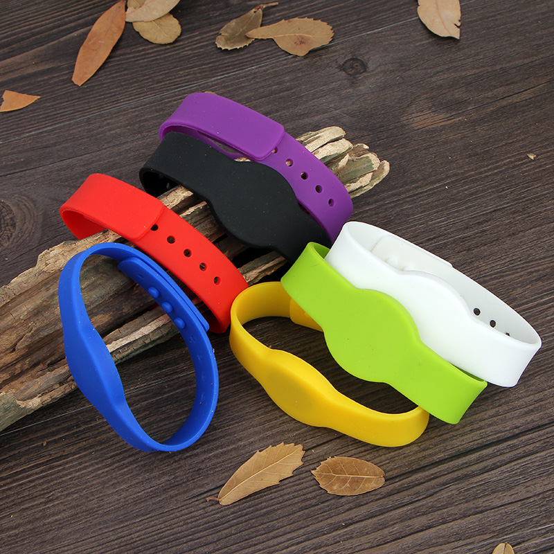 Silicone wristband